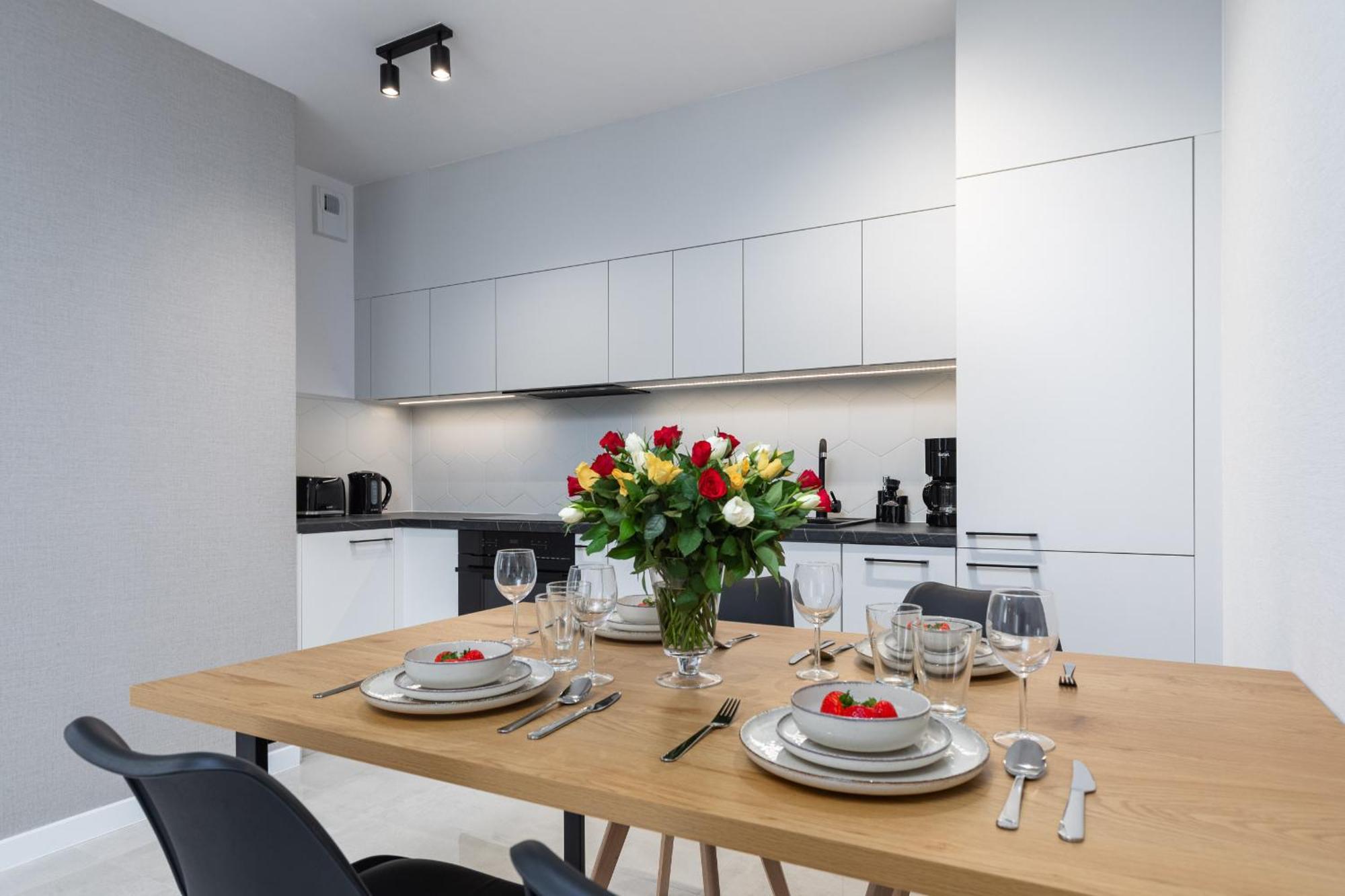 Sun Towers - Parking & Balkon - By Rent Like Apartment