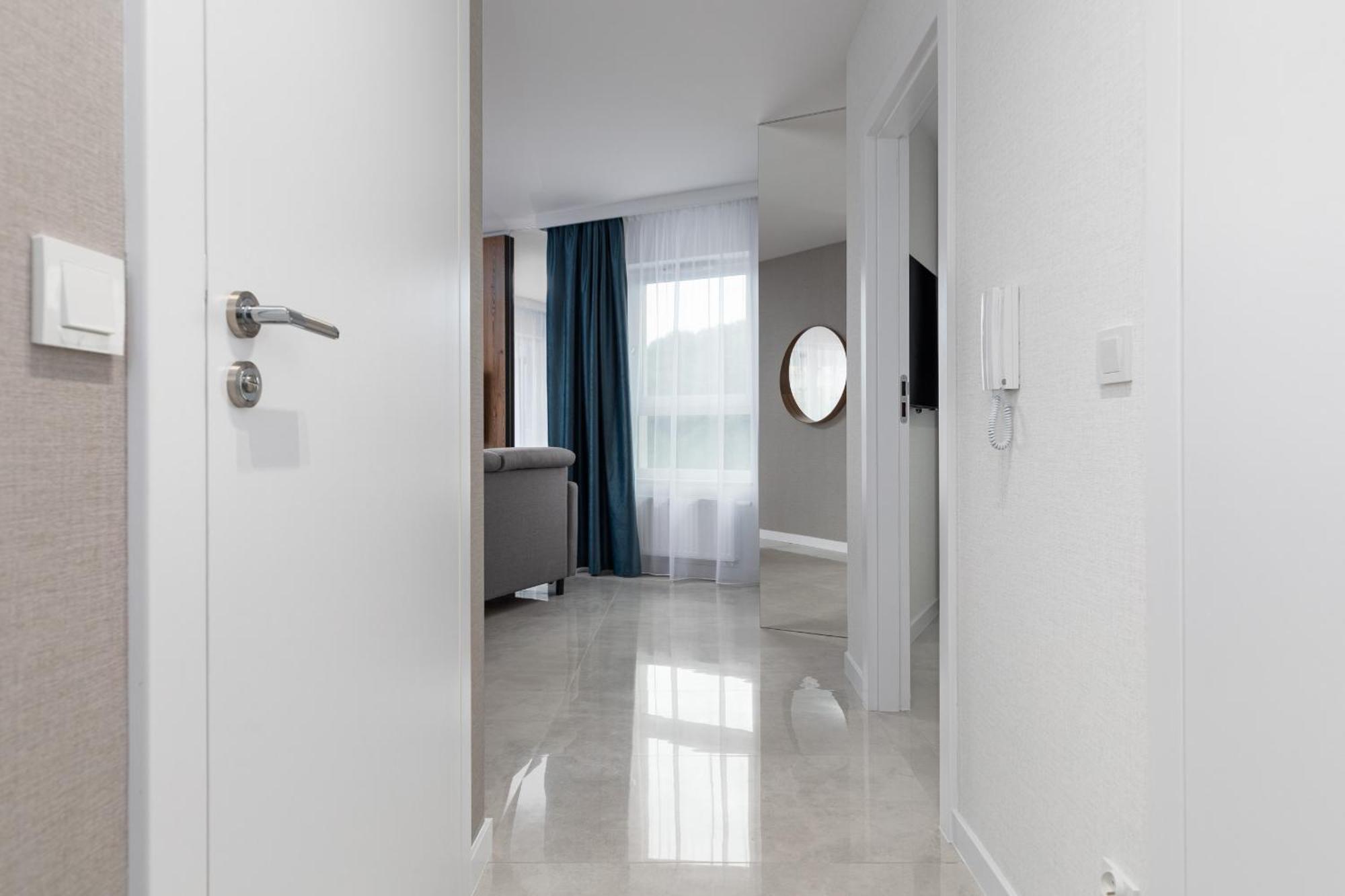 Apartment Sun Towers - Parking & Balkon - By Rent Like Swinoujscie