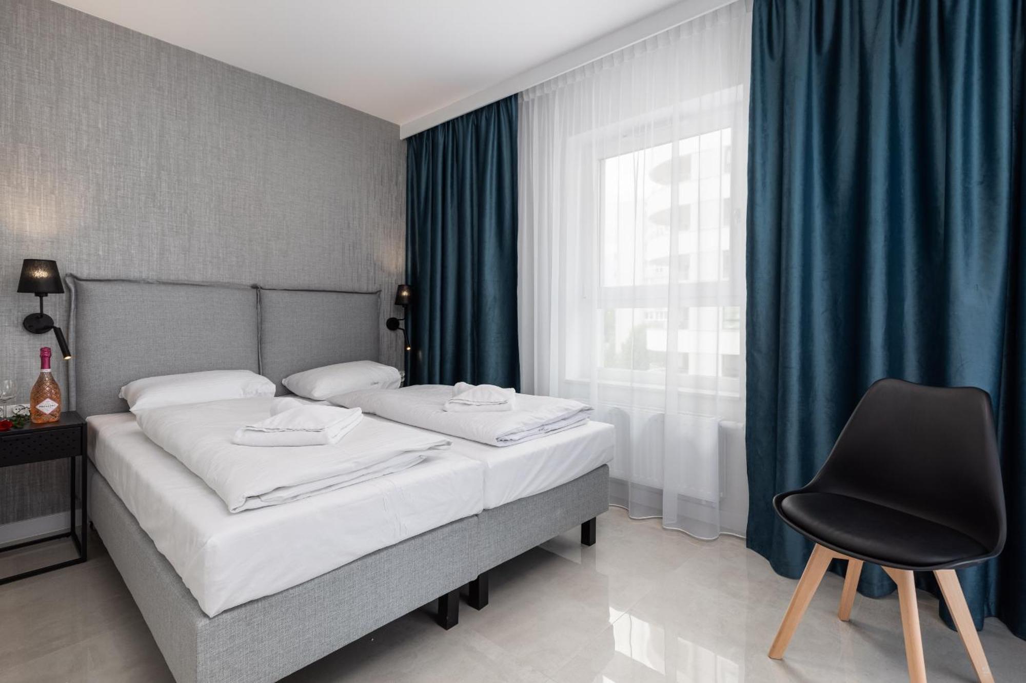 Apartment Sun Towers - Parking & Balkon - By Rent Like *
