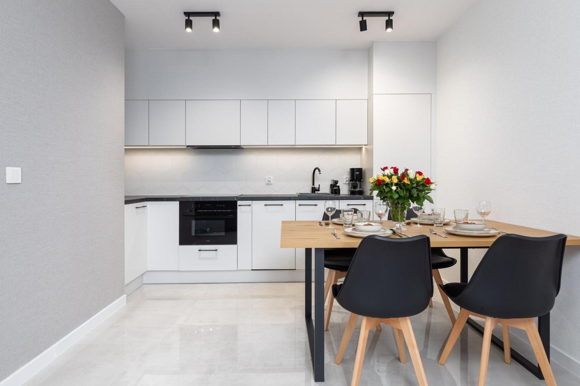 Sun Towers - Parking & Balkon - By Rent Like *